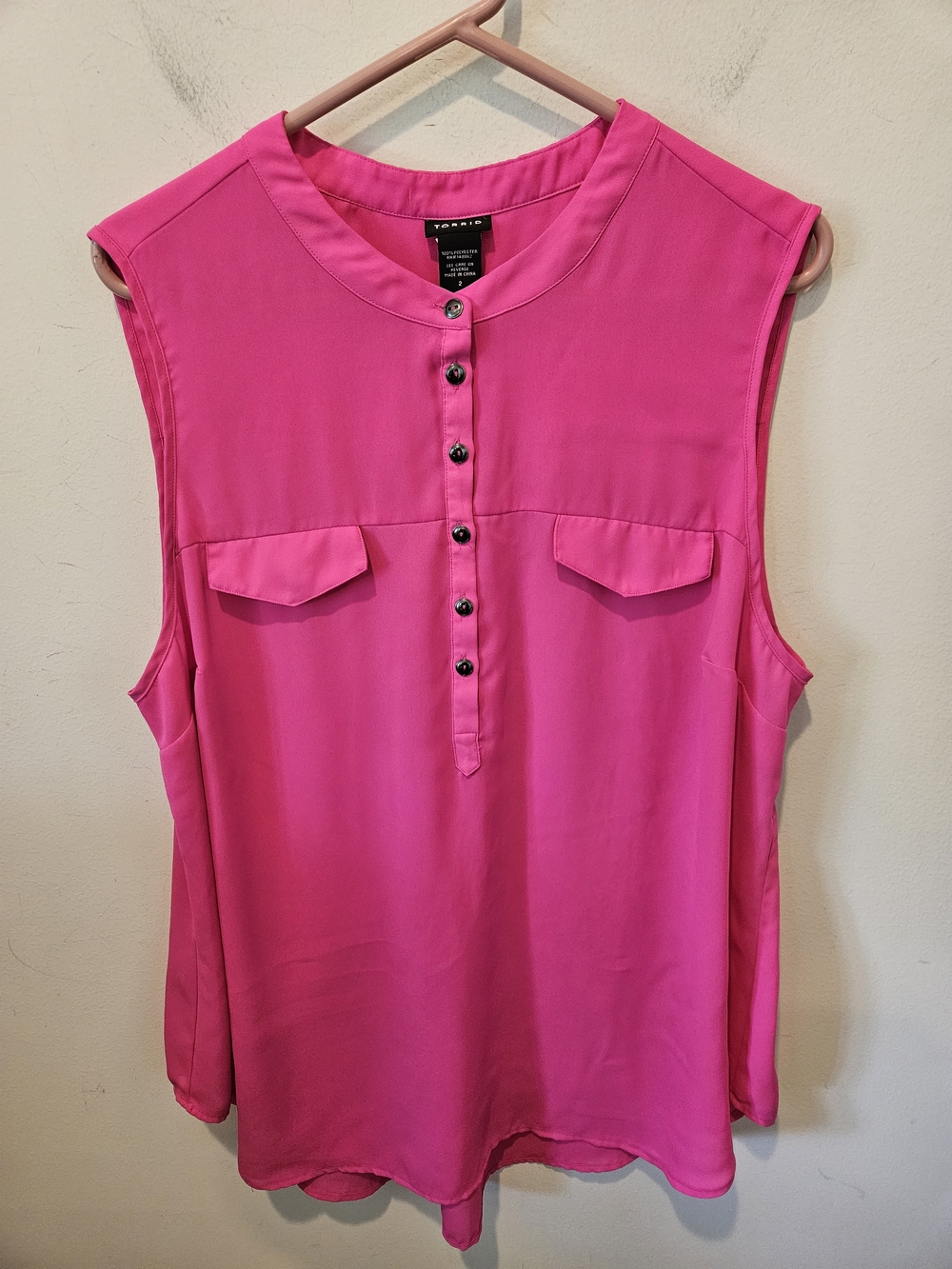 Torrid Women's Georgette Sleeveless Button-Front Bllouse in Hot Pink, 2X